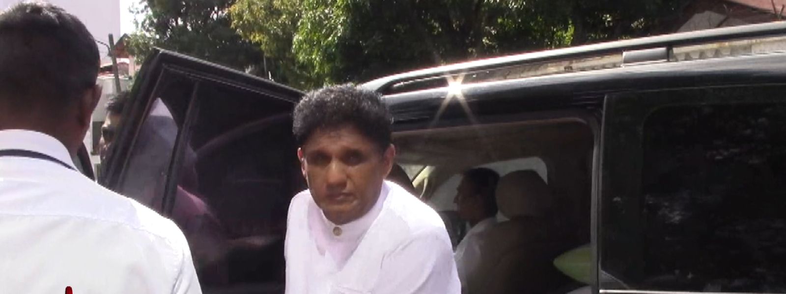 Opposition Leader Visits Ranil in Hospital